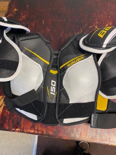 Woman’s Senior Large Bauer Supreme 150 Shoulder Pads
