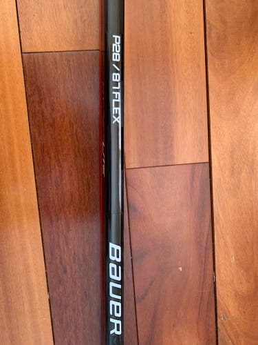 Senior RightH Vapor Hyperlite Stick P28 87flex