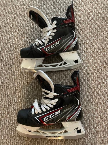 CCM FT 490 Skates size 7EE
