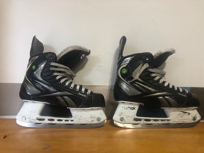 Senior Reebok Regular Width  Size 8 12k Hockey Skates