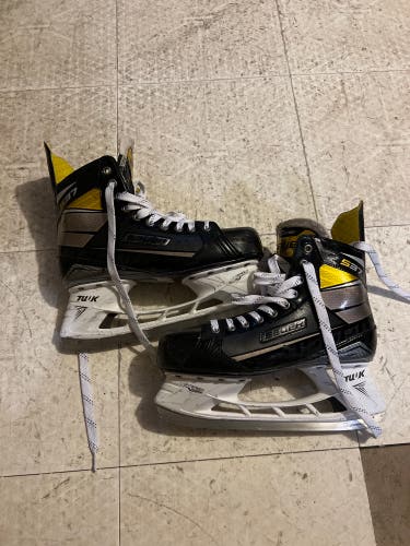 Senior Bauer  Size 10.5 Supreme S37 Hockey Skates