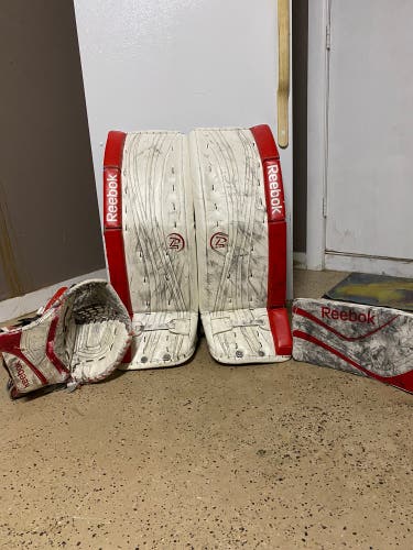 33"+2 Reebok  Premier 4 18K Goalie Leg Pads