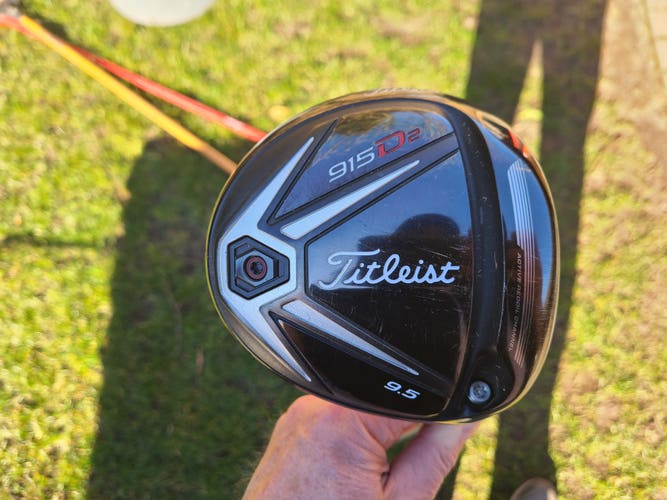 Men's Used Titleist Right Handed 915D2 Driver Stiff Flex 9.5 Loft
