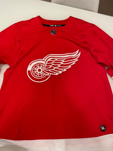 Red Wings Adidas hockey jersey 52