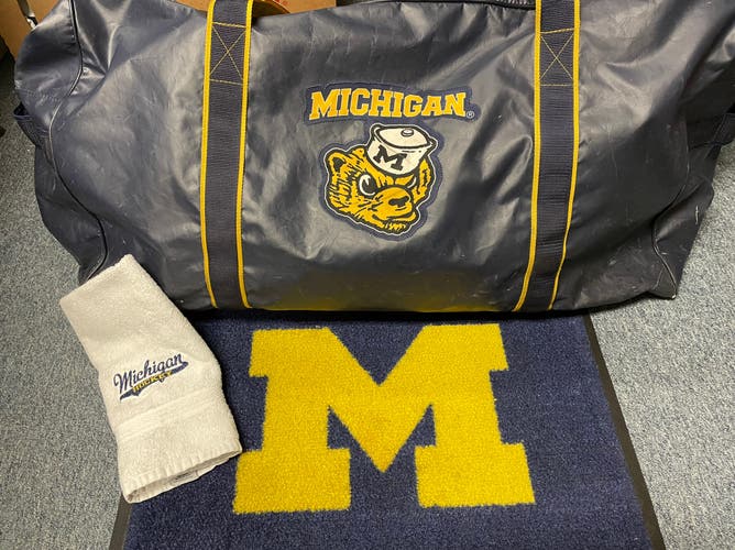 University of Michigan Hockey Bundle