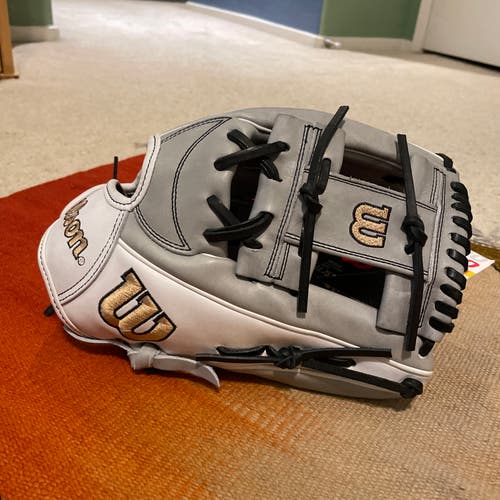 Brand New 2022 Wilson A2000 H75 Fastpitch Softball Glove 11.75" WBW1004371175