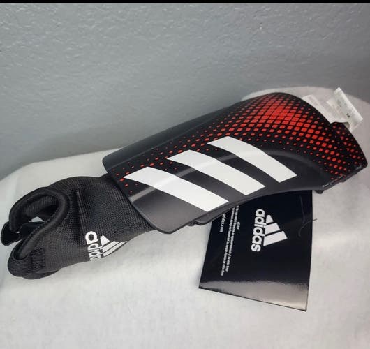 New Adidas Predator Match Juniors Shin Guards, size M