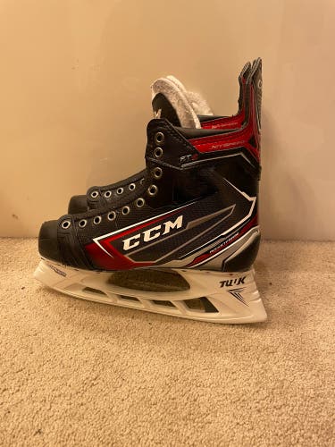 Senior CCM Regular Width Pro Stock Size 7 JetSpeed FT2 Hockey Skates