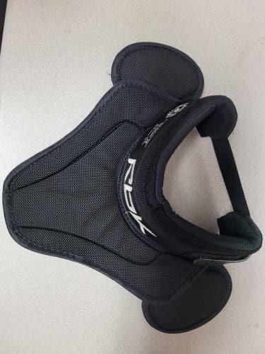 Reebok goalie neck protector junior s/m 10-14"