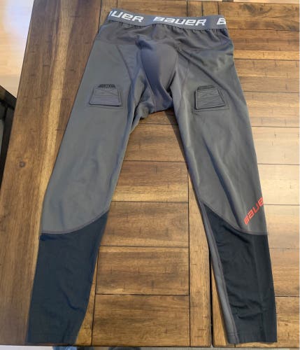 Gray Used Medium Bauer Compression