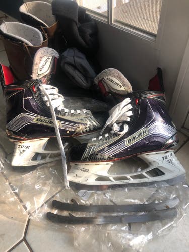 Senior Bauer 1x Skates (Comes With Extra Steel)