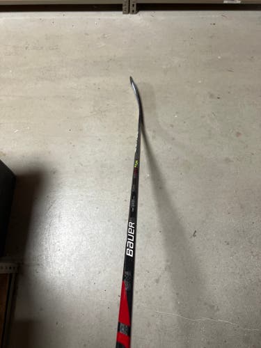 Canadian Intermediate Right Handed Vapor FlyLite Hockey Stick