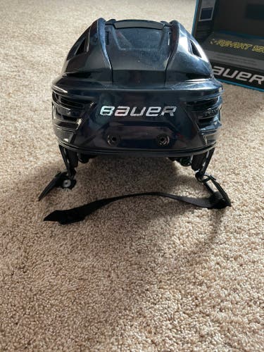 Used Medium Bauer  Re-Akt 150 Helmet