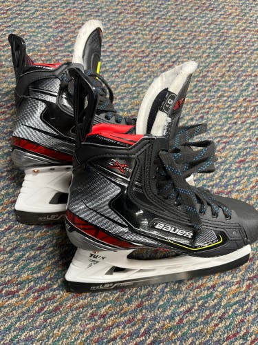 Junior Bauer Size 5.5 Vapor 2X Pro Hockey Skates