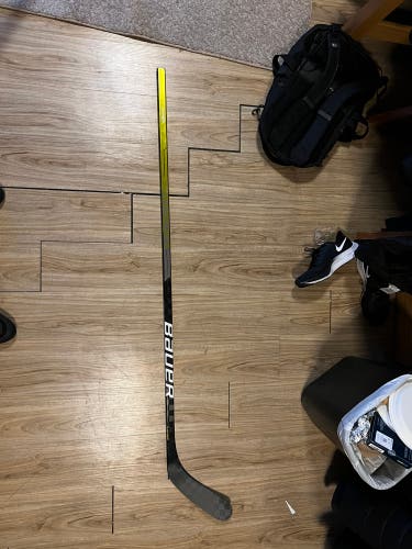 Senior Left Hand Custom Curve Pro Stock Vapor Hyperlite Hockey Stick