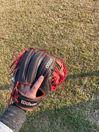 Wilson A2000 DP15 11.5 Right Hand Baseball Glove