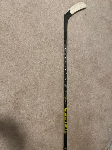 Intermediate Left Hand Mid Pattern  Catalyst 9X Hockey Stick