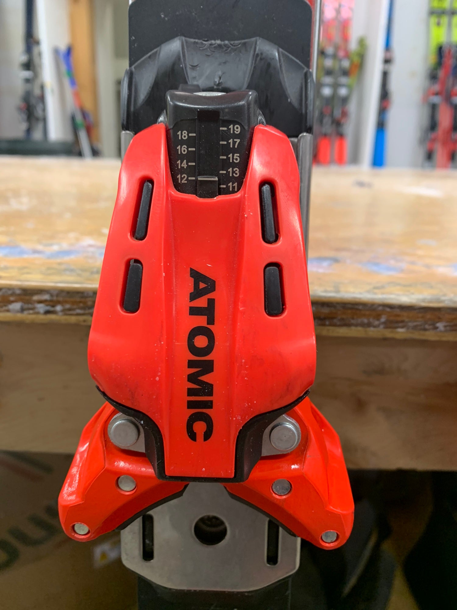 Atomic Redster 165 FIS SL | SidelineSwap | Buy and Sell on