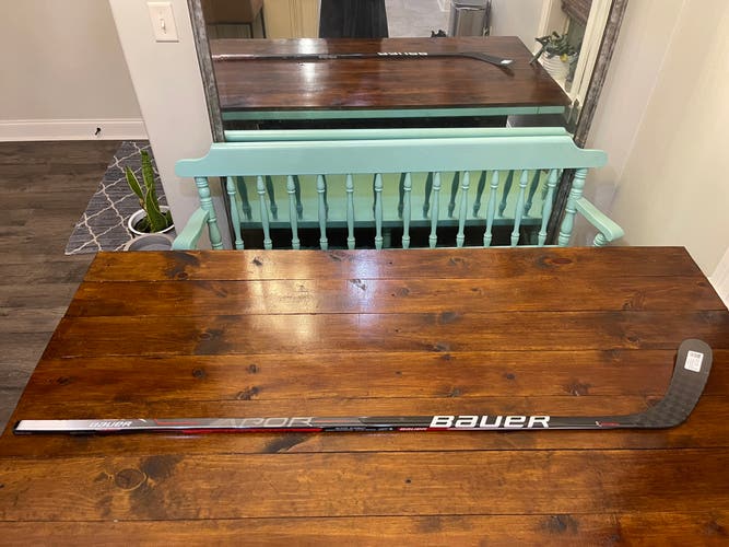 Bauer Vapor League Pro Stock Team Left Hand LH P92 Pro Stock Stick 77 Flex