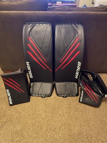 Barely Used Bauer Hyperlite Small Set - All Black/Red Padskinz