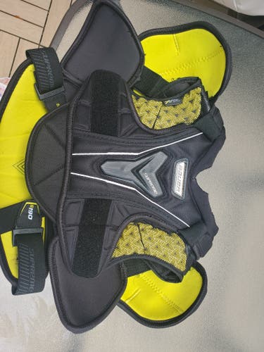 Used Junior Medium Bauer Supreme S190 Shoulder Pads