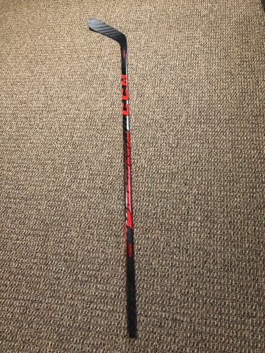 NEW CCM JetSpeed Team Hockey Stick LH P28 75 Flex Grip