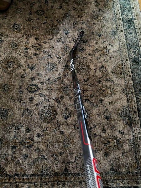 BRAND NEW Bauer Vapor Hyperlite Stick (P92 RH 77FLX SENIOR)