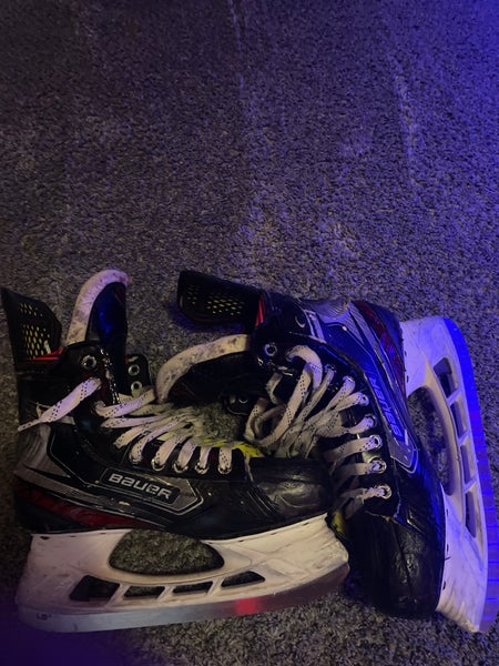 Senior Bauer Regular Width Size 8.5 Vapor XLTX Pro+ Hockey Skates
