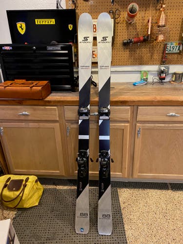 Barely Used 2022 Stockli All Mountain Stormrider 88 Skis With Bindings