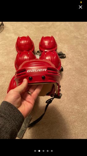 New Medium Bauer 4500 Helmet