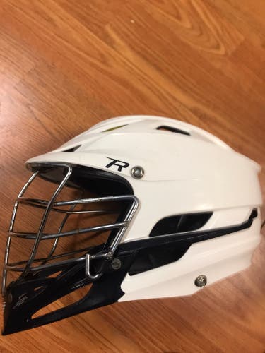 Player's Cascade R Helmet