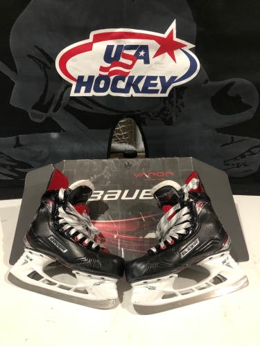 Junior Bauer Regular Width Size 4 Vapor X600 Hockey Skates