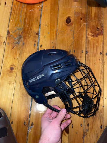Used Medium Bauer Re-Akt Helmet