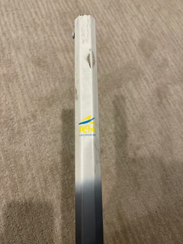 Alpha lacrosse shaft
