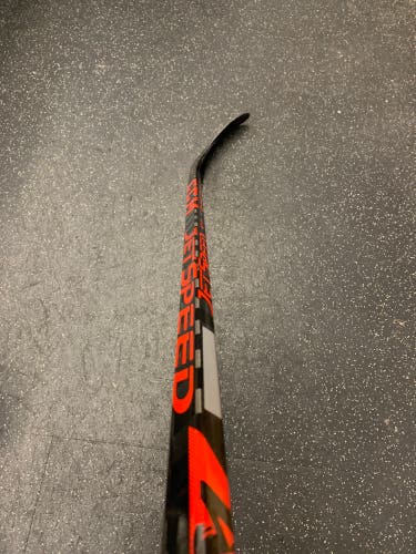 Senior Left Hand Toe Pattern  Jetspeed FT4 Pro Hockey Stick