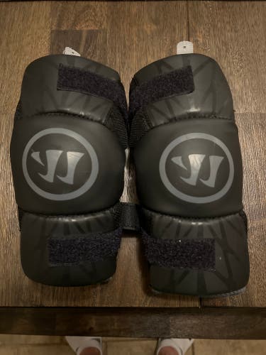 Used Medium Warrior Burn next Arm Pads Youth