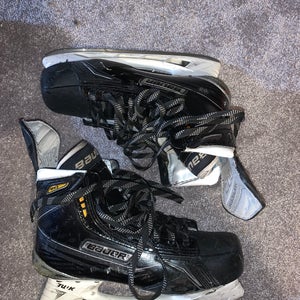 Junior Bauer Regular Width Size 5 Supreme MX3 Hockey Skates