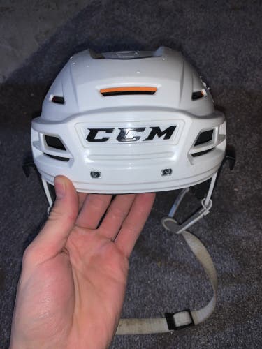 New Medium CCM Tacks 710 Helmet