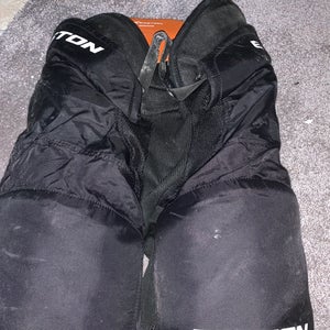 Used Medium Easton Mako M3 Hockey Pants