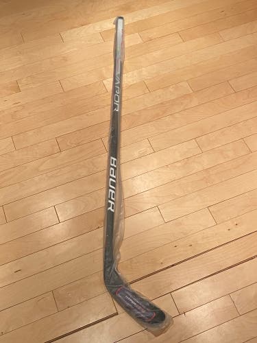 P28 77flex Left Senior Left Hand  Vapor Hyperlite Hockey Stick