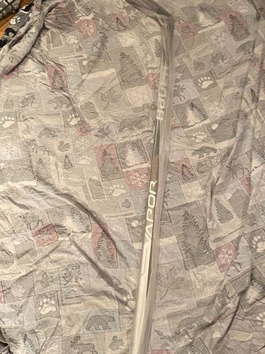 P28 77 Flex Senior Left Hand Vapor Hyperlite Hockey Stick