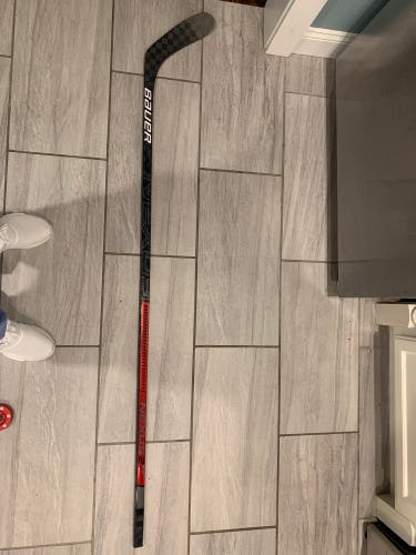 Pro stock Bauer Vapor ADV p28 87 flex hockey stick