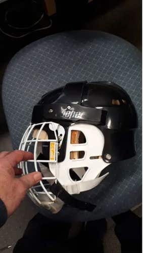 Cooper SK2000 Goalie Helmet(Size Small) with VL50 Mask Combo