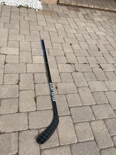 New Right Handed Mid Pattern Pro Stock Nexus Geo Hockey Stick