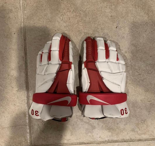 Almost New Nike Vapor Elite gloves(Marist Team Issue)