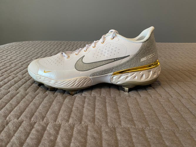 Nike Alpha Huarache Elite 3 Low Size 10.5 New Never Used