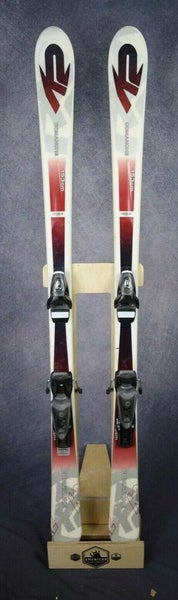 K2 COMANCHE SKIS SIZE 153 CM WITH NEW ROSSIGNOL BINDINGS