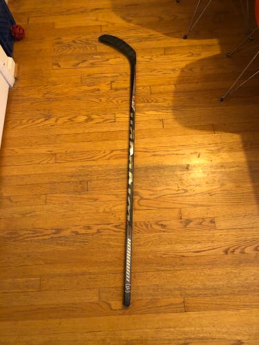 Intermediate Right Handed Mid Pattern  Covert QRE10 Hockey Stick