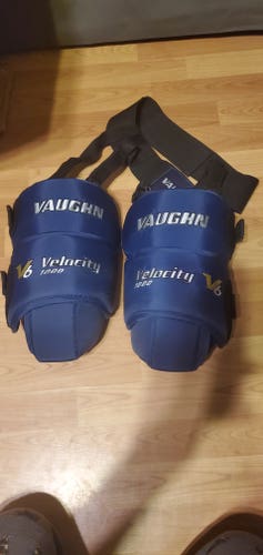 Senior Vaughn V6 1000 Knee Guards