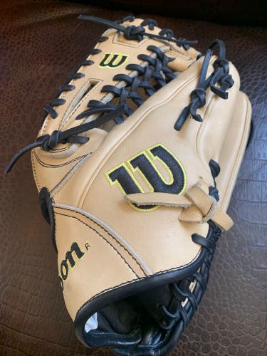 Wilson A2000, 12” Baseball Glove